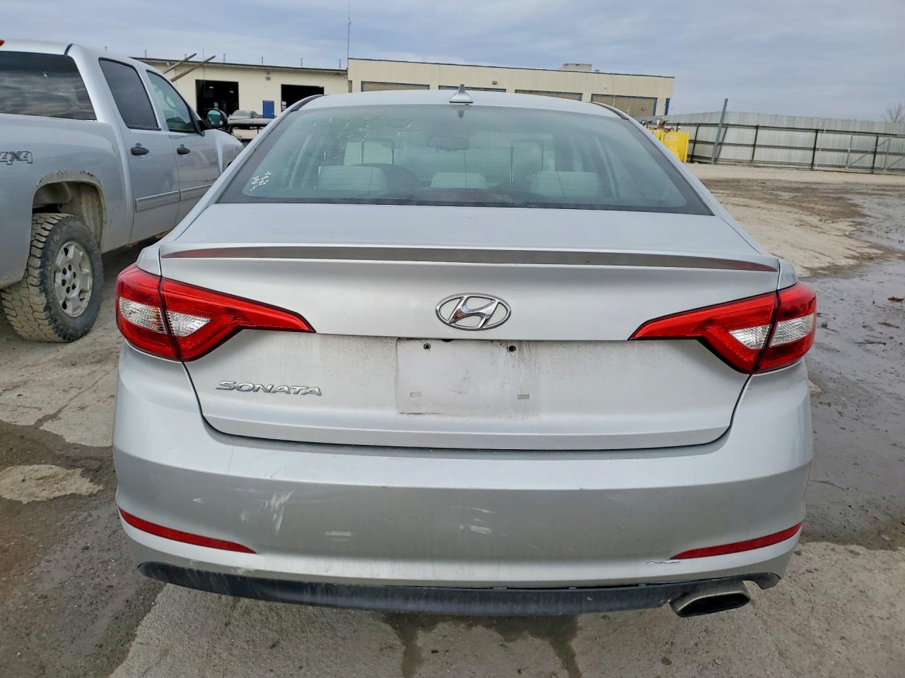 2016 HYUNDAI SONATA SE photo 16