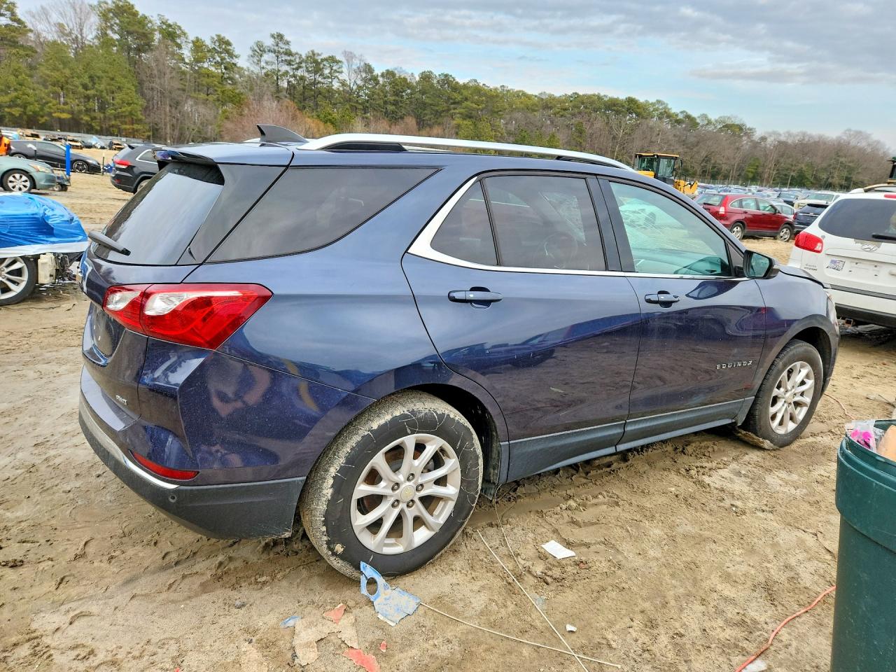 2019 CHEVROLET EQUINOX LT photo 3