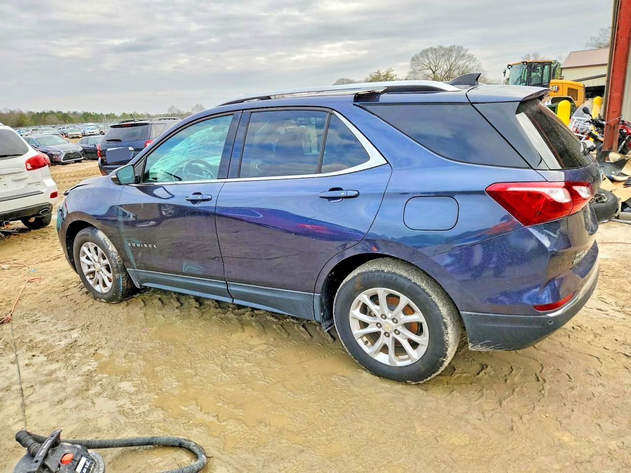 2019 CHEVROLET EQUINOX LT photo 2