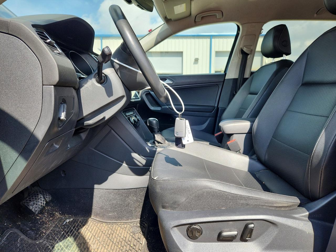 2020 VOLKSWAGEN TIGUAN SE photo 7