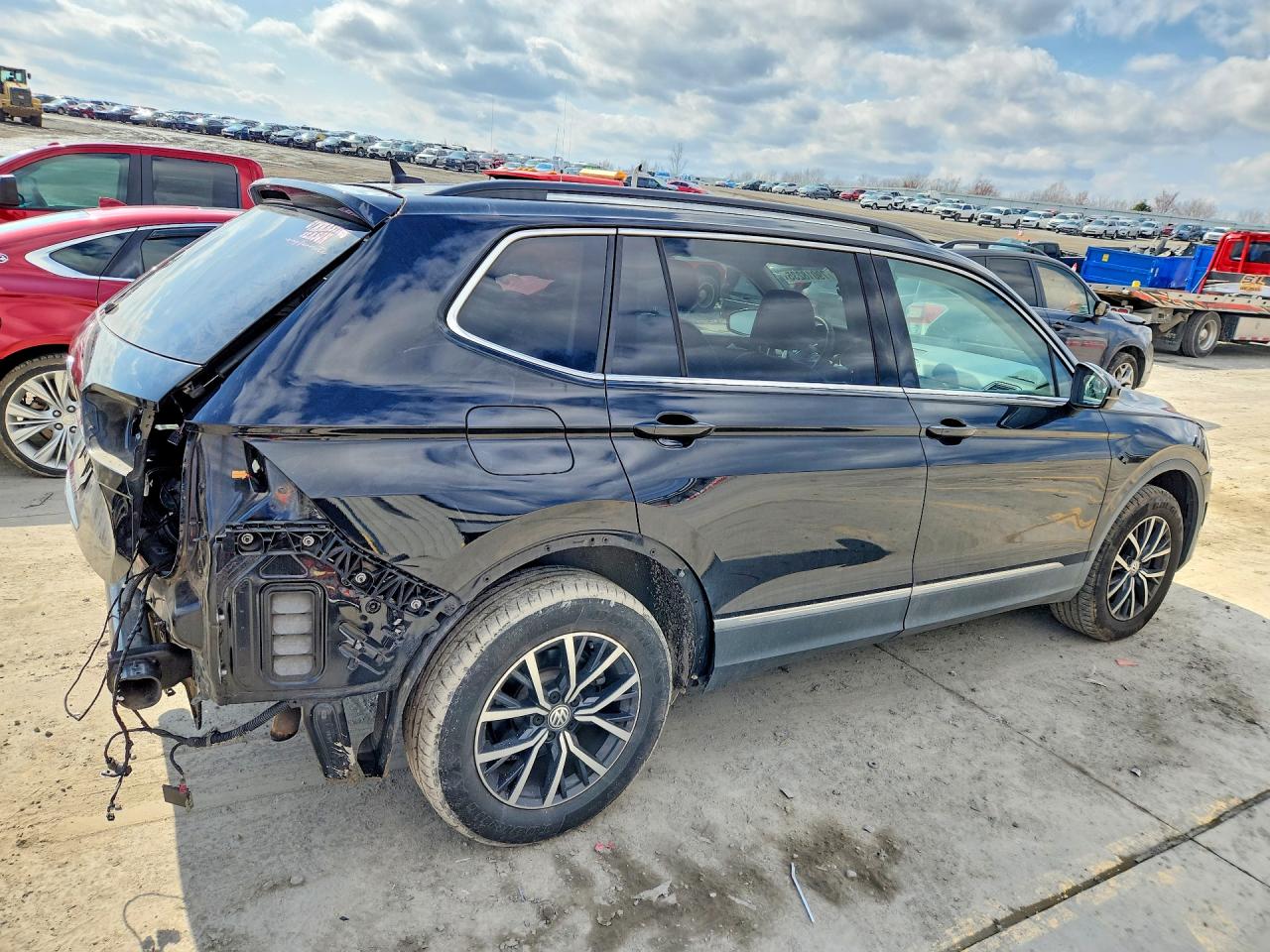 2020 VOLKSWAGEN TIGUAN SE photo 3