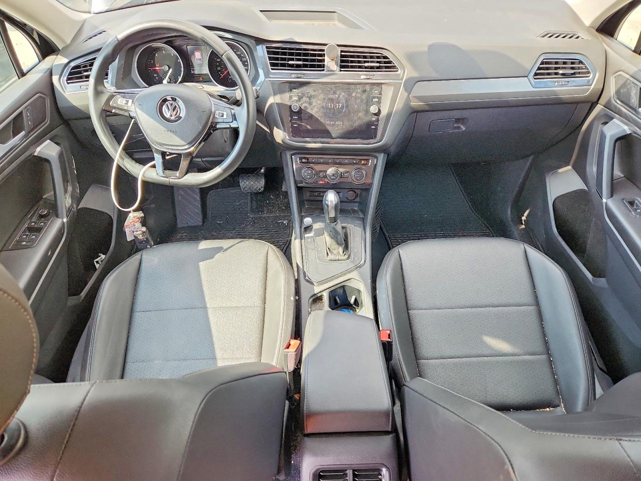 2020 VOLKSWAGEN TIGUAN SE photo 8