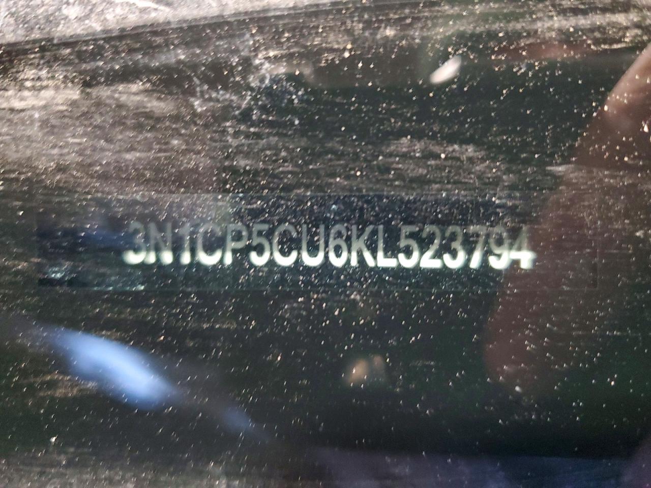 2019 NISSAN KICKS S photo 14