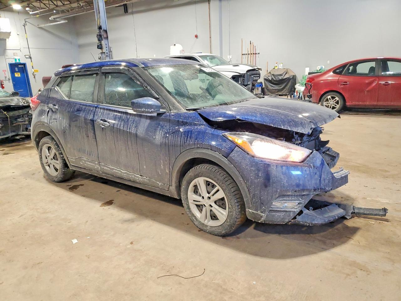 2019 NISSAN KICKS S photo 4