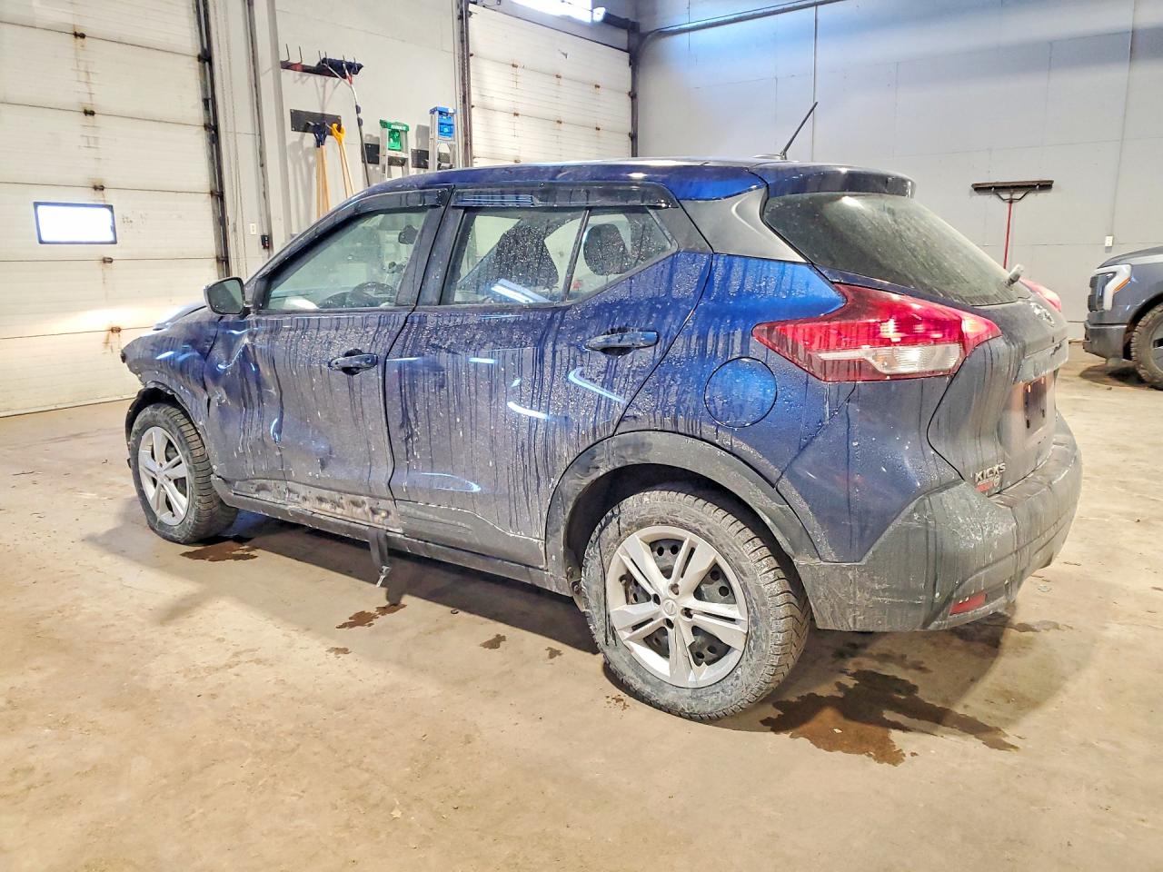 2019 NISSAN KICKS S photo 2
