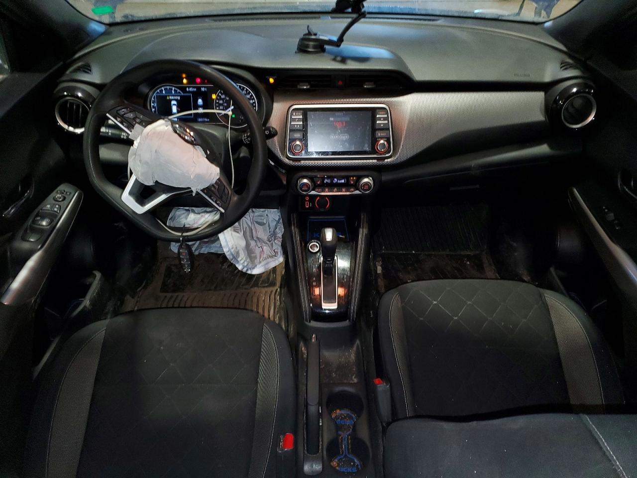 2019 NISSAN KICKS S photo 8