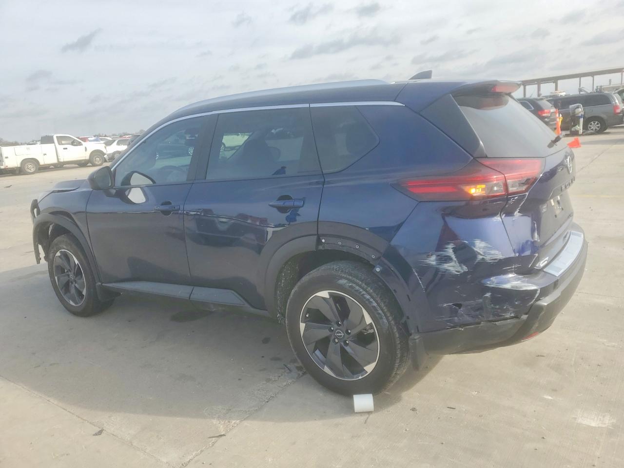 2025 NISSAN ROGUE SV photo 2