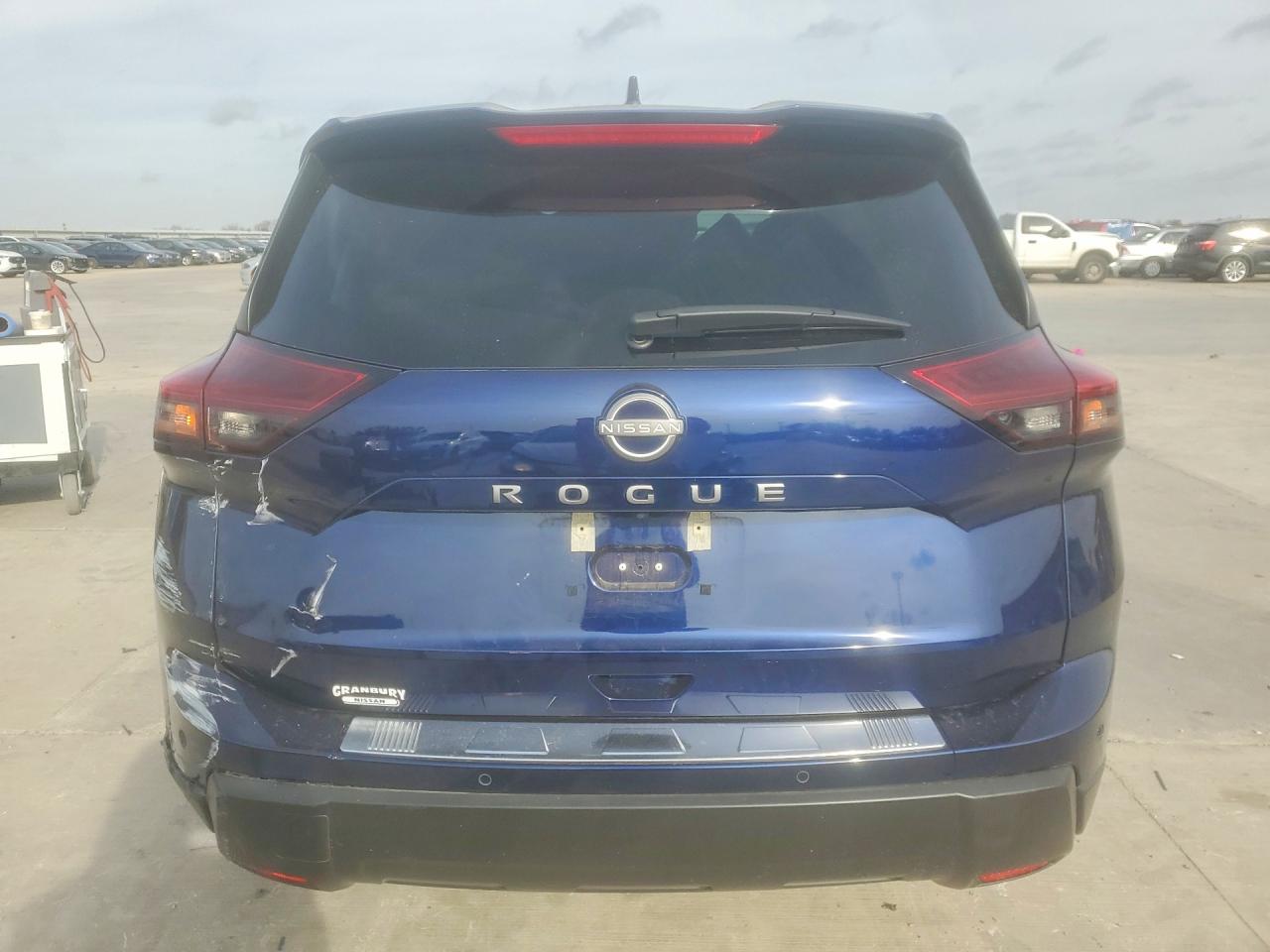 2025 NISSAN ROGUE SV photo 6