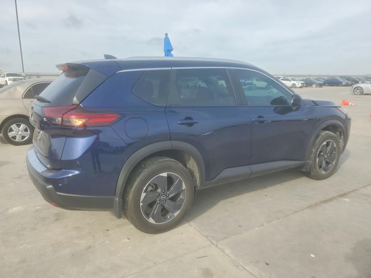 2025 NISSAN ROGUE SV photo 3
