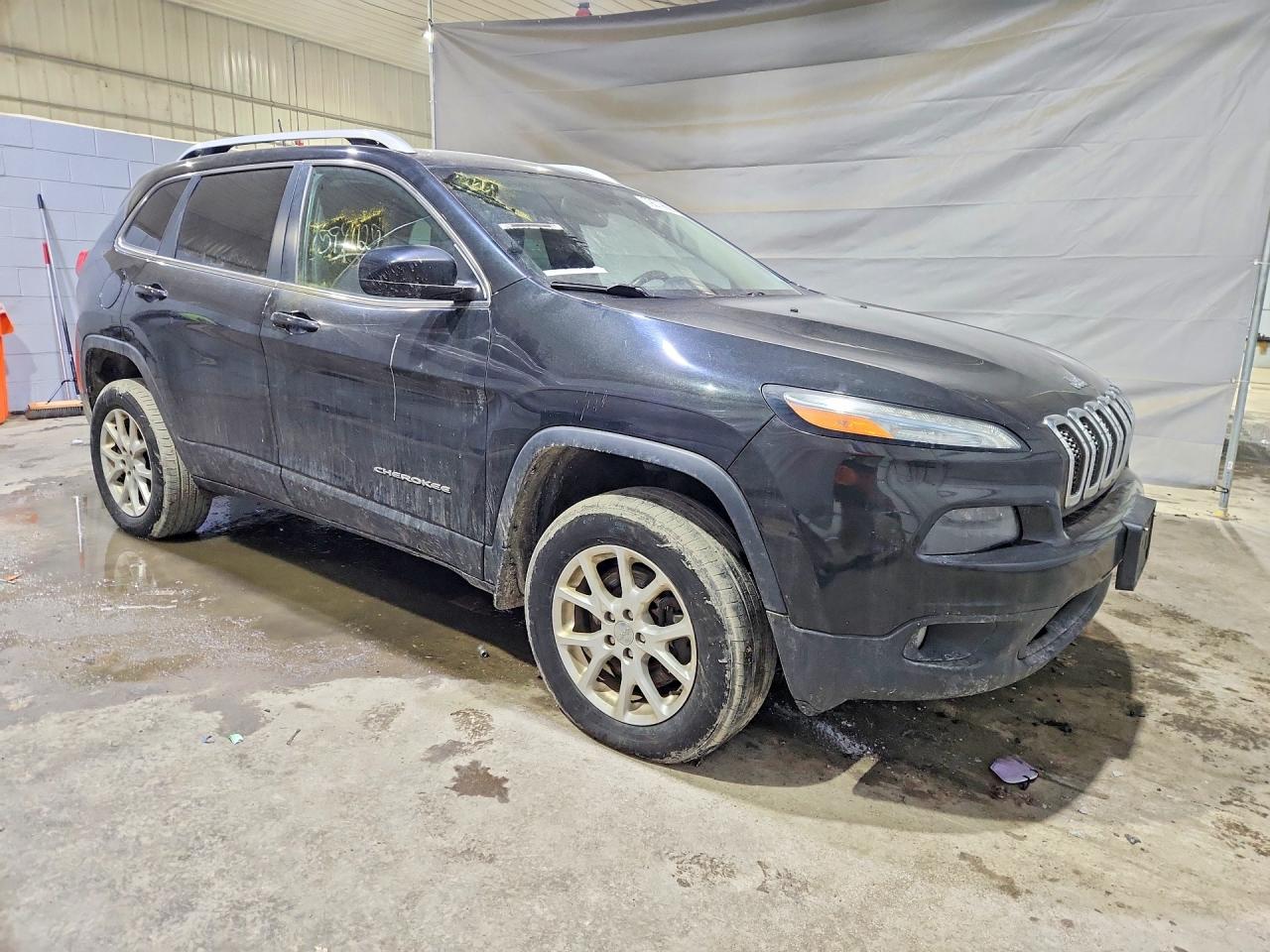 2016 JEEP CHEROKEE LATITUDE photo 4