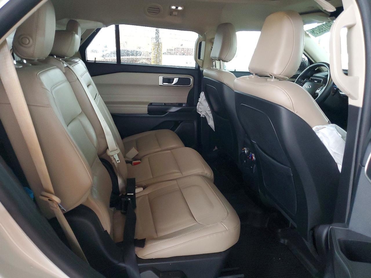 2020 FORD EXPLORER XLT photo 19
