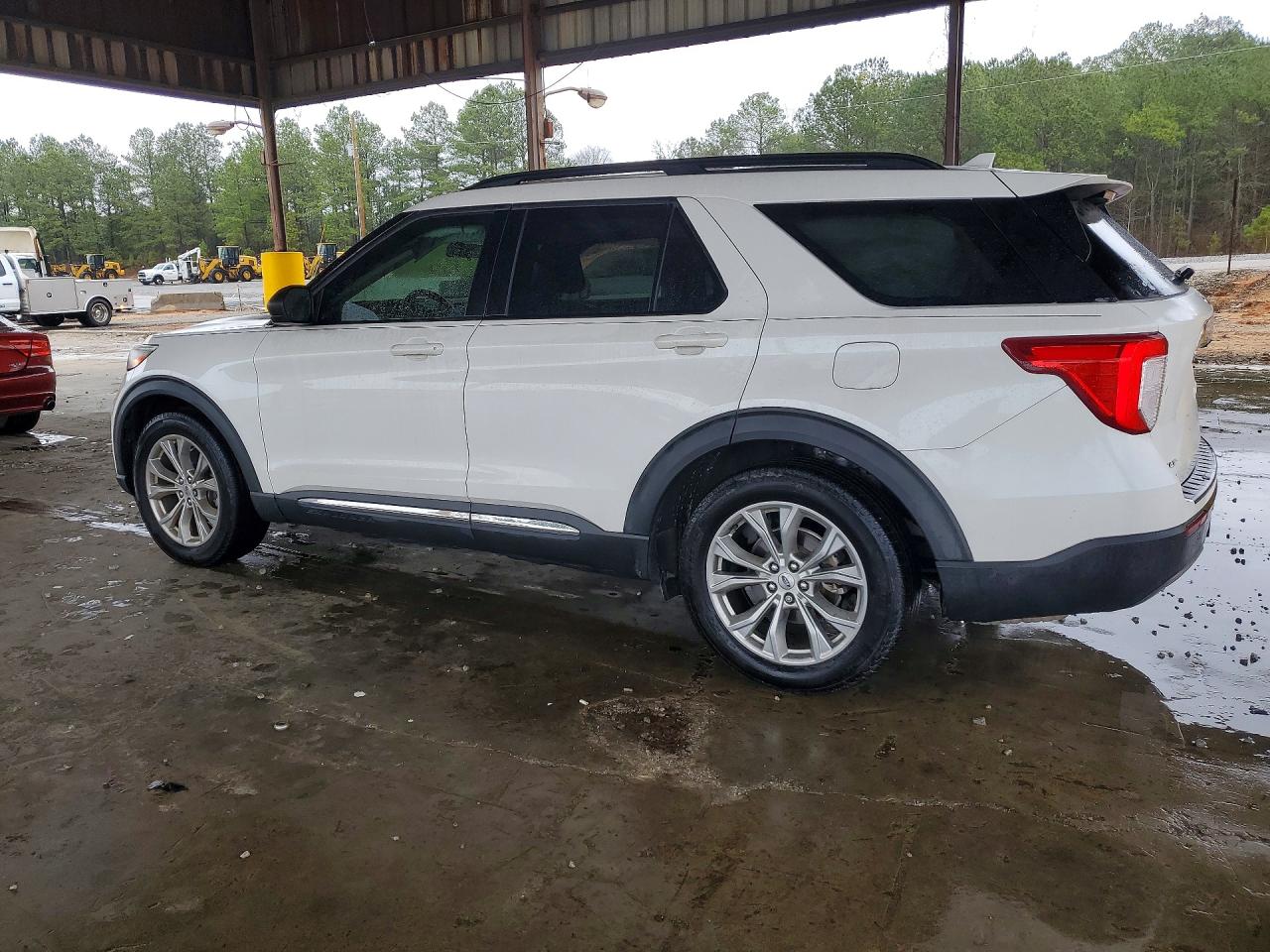 2020 FORD EXPLORER XLT photo 3