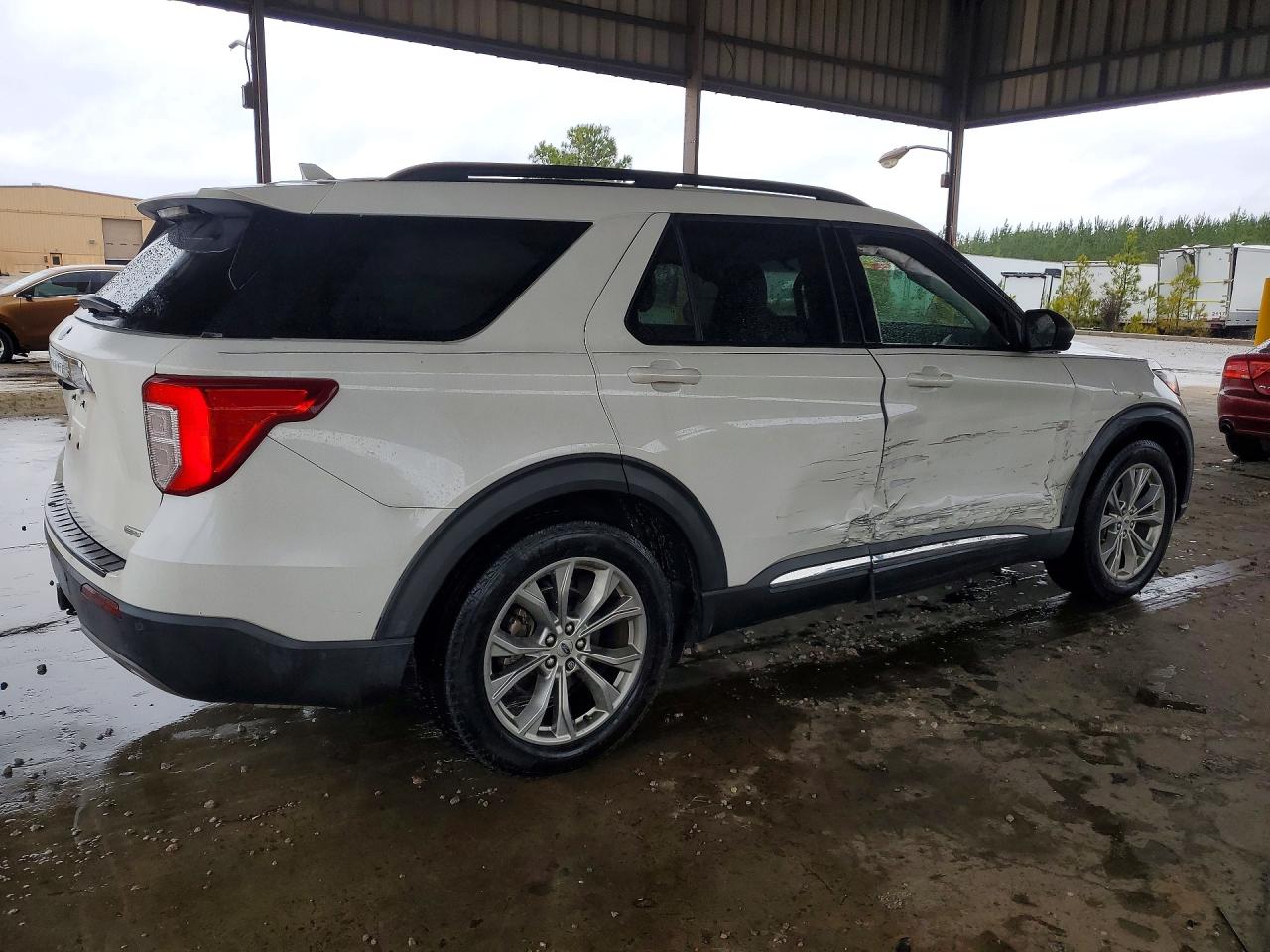 2020 FORD EXPLORER XLT photo 5