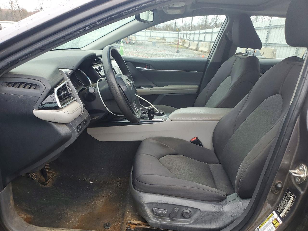 2018 TOYOTA CAMRY LE photo 7
