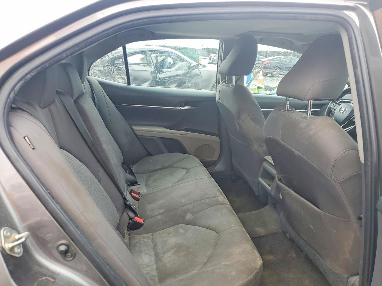 2018 TOYOTA CAMRY LE photo 10