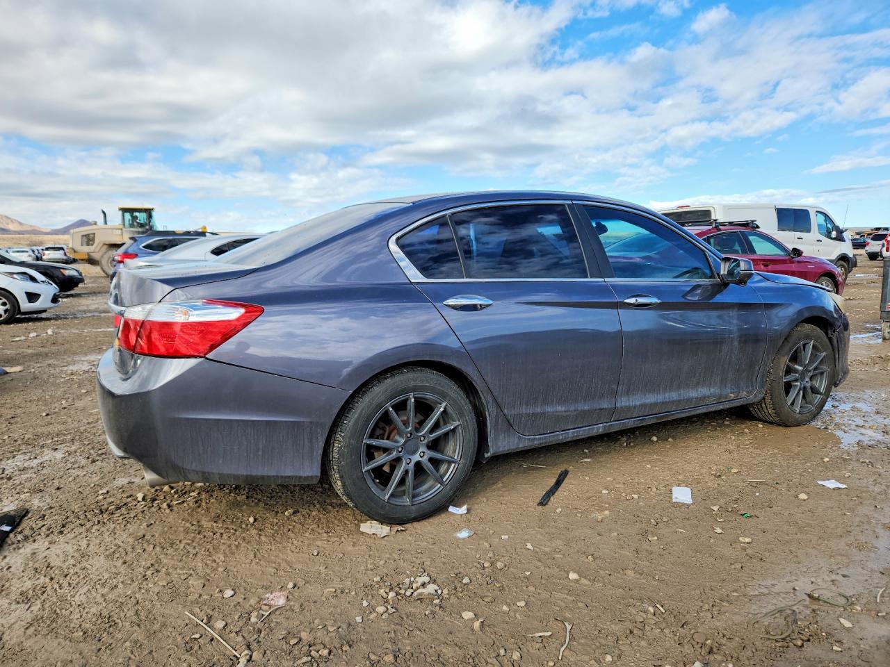 2013 HONDA ACCORD photo 5