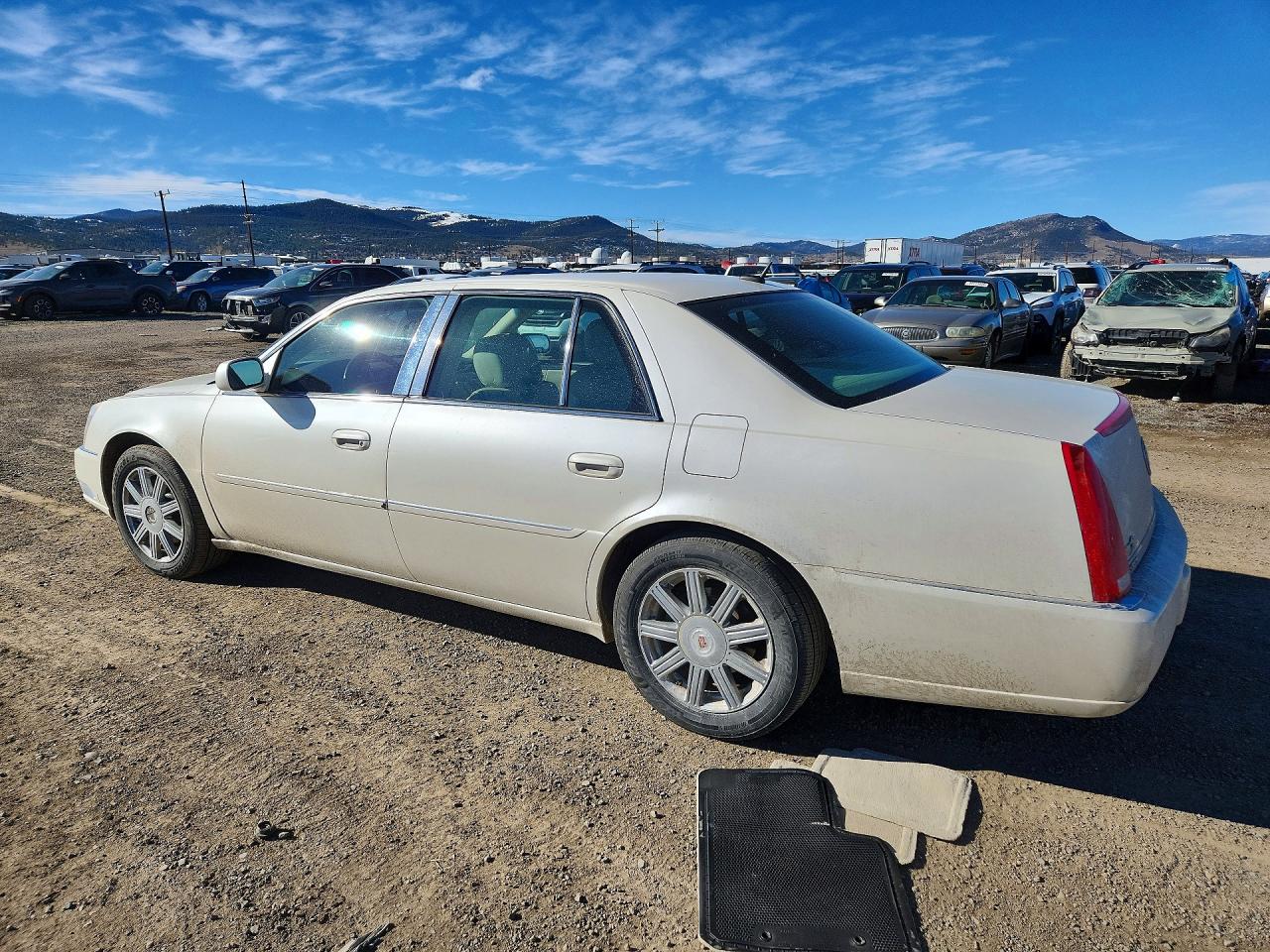 2008 CADILLAC DTS photo 3