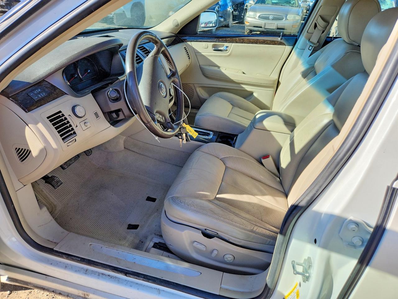 2008 CADILLAC DTS photo 13