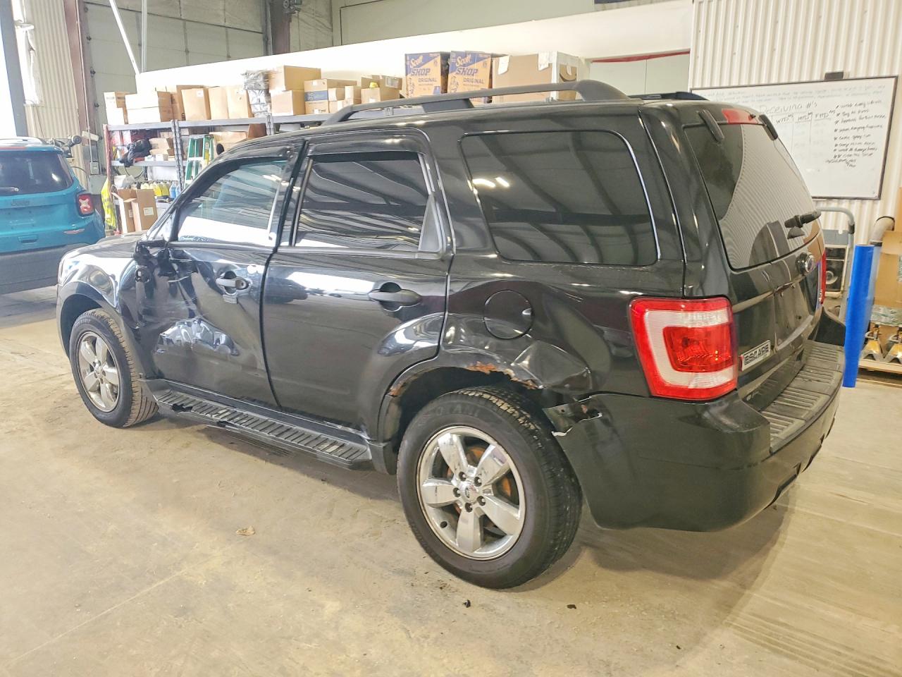 2011 FORD ESCAPE XLT photo 4