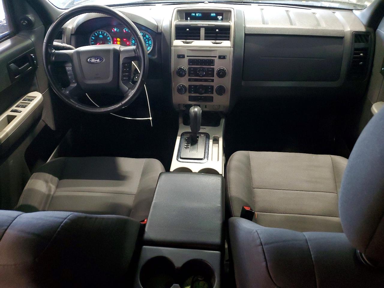 2011 FORD ESCAPE XLT photo 22