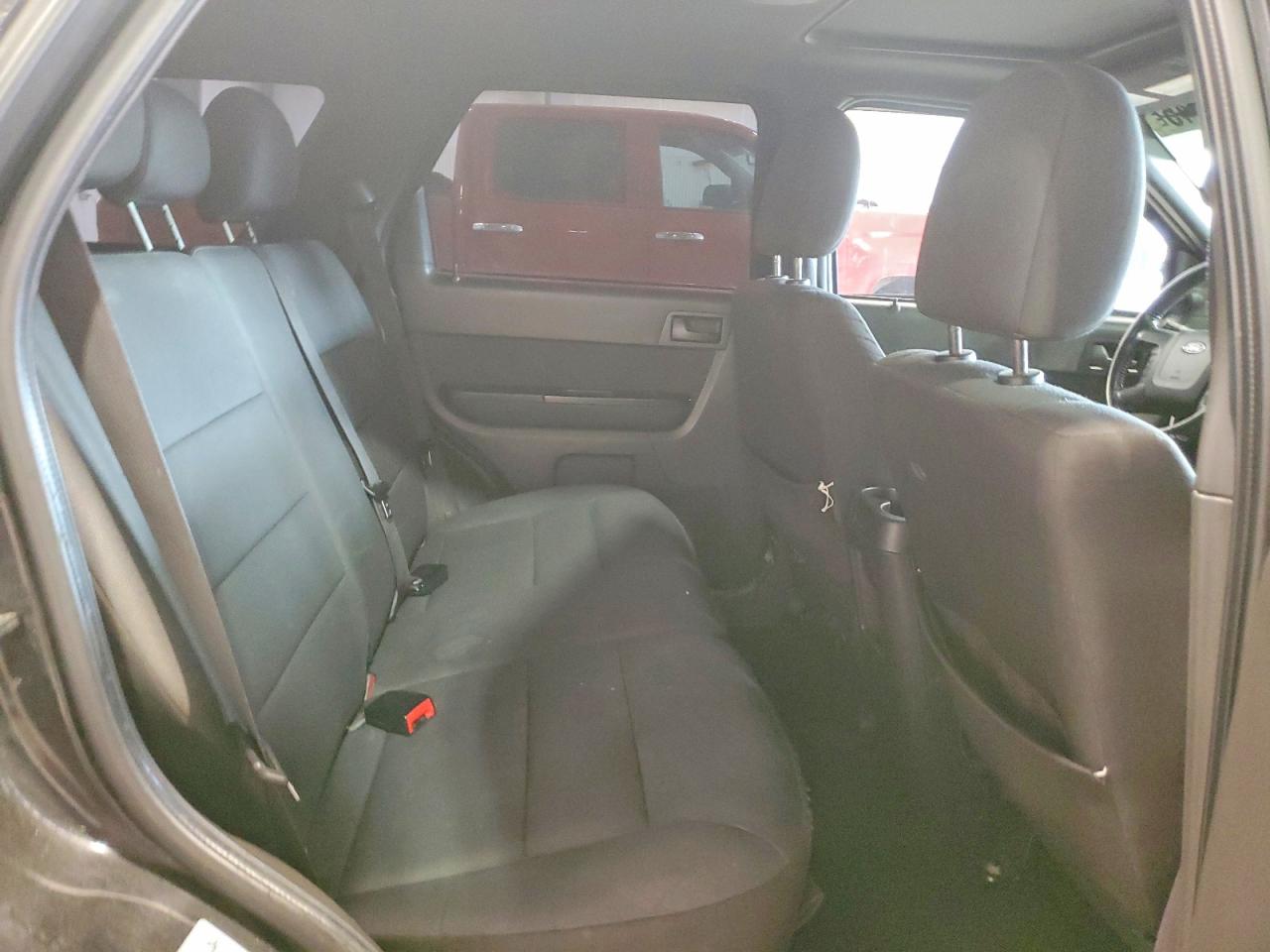 2011 FORD ESCAPE XLT photo 31