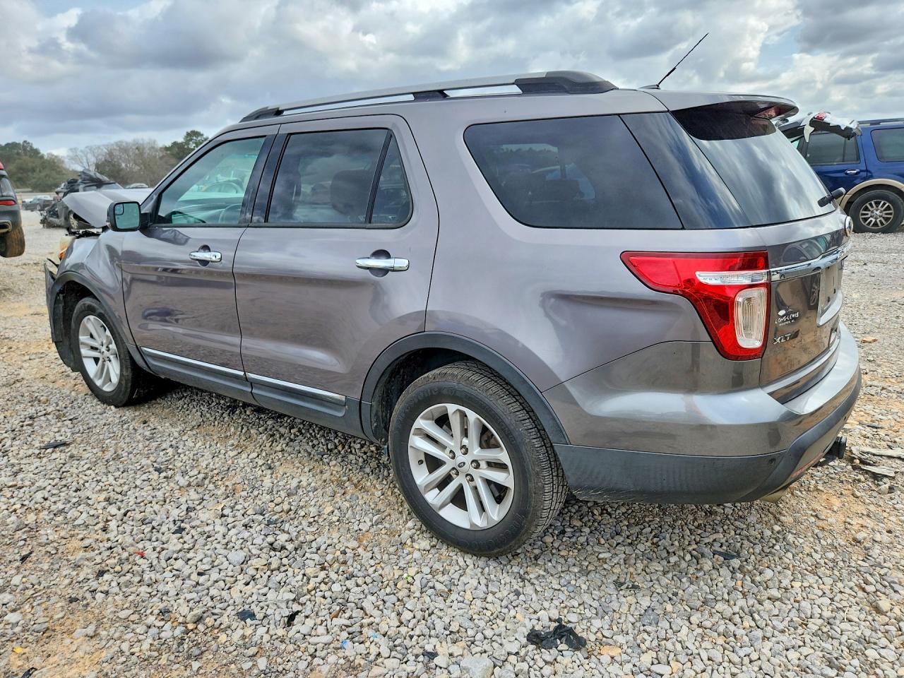 2013 FORD EXPLORER XLT photo 2