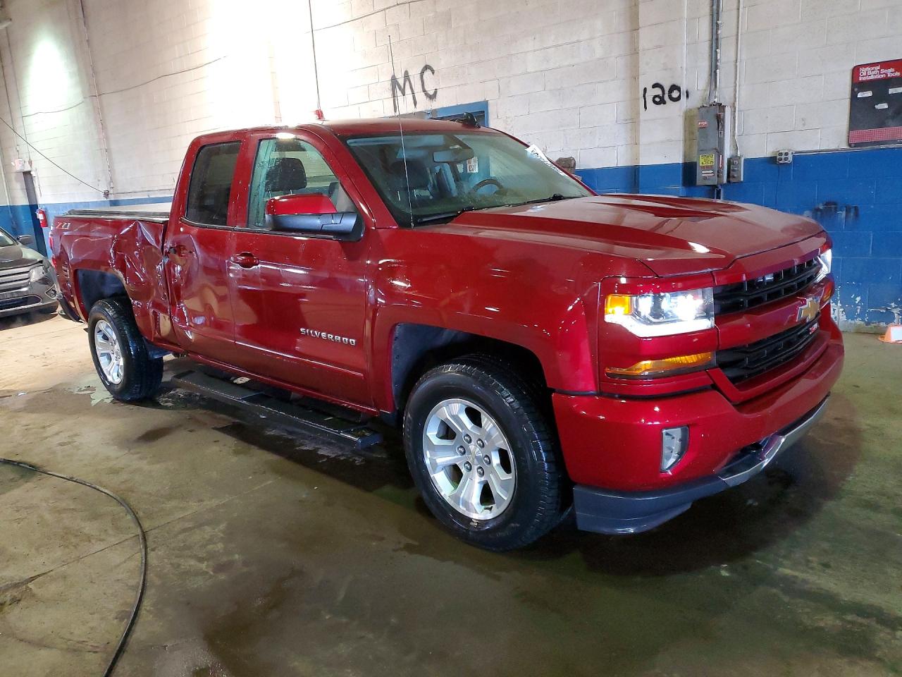 2018 CHEVROLET SILVERADO K1500 LT photo 4