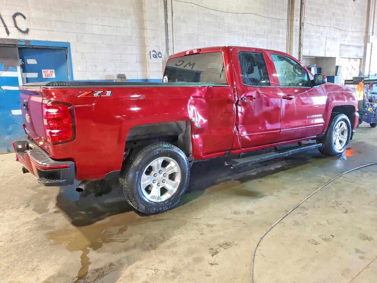 2018 CHEVROLET SILVERADO K1500 LT photo 3