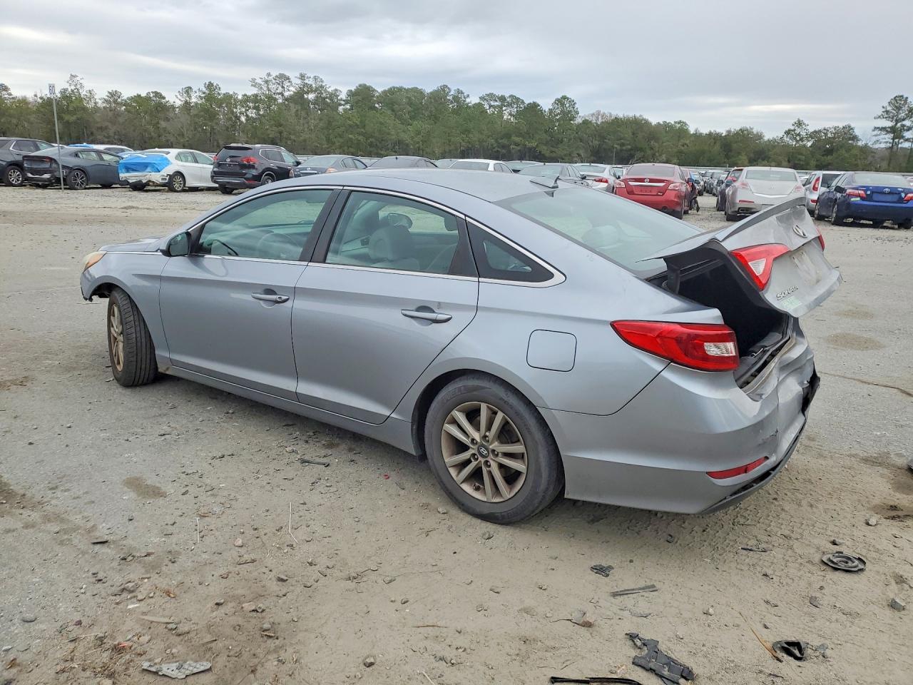 2017 HYUNDAI SONATA BASE photo 2