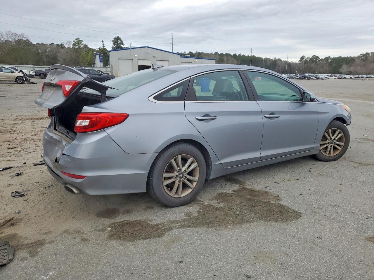 2017 HYUNDAI SONATA BASE photo 3