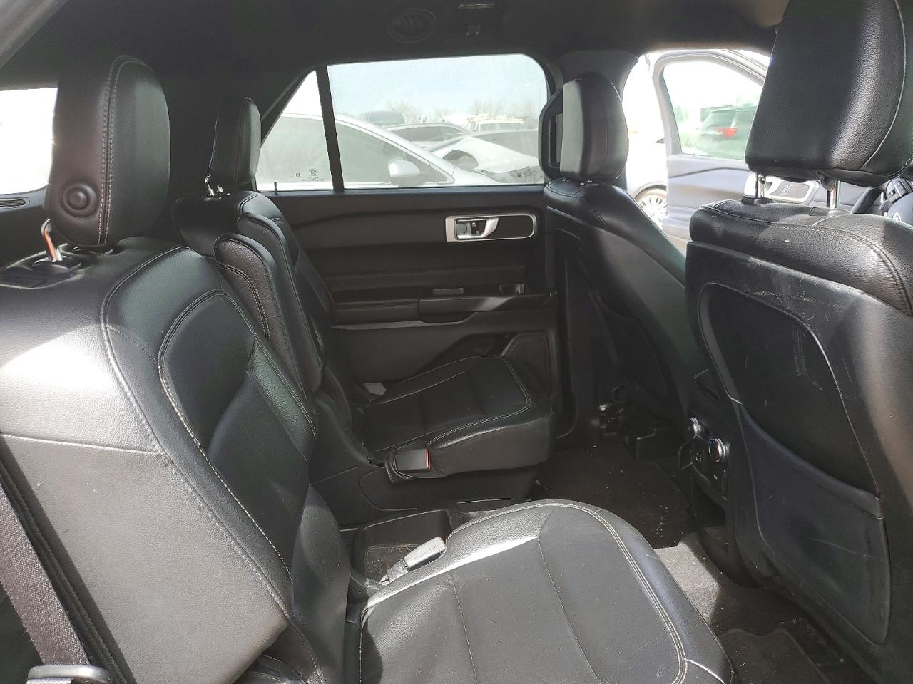 2020 FORD EXPLORER XLT photo 31