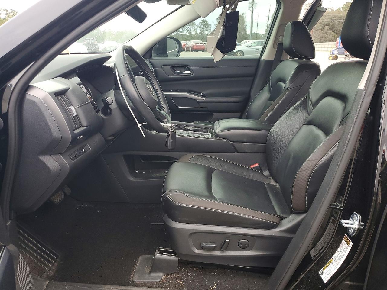 2023 NISSAN PATHFINDER SL photo 13