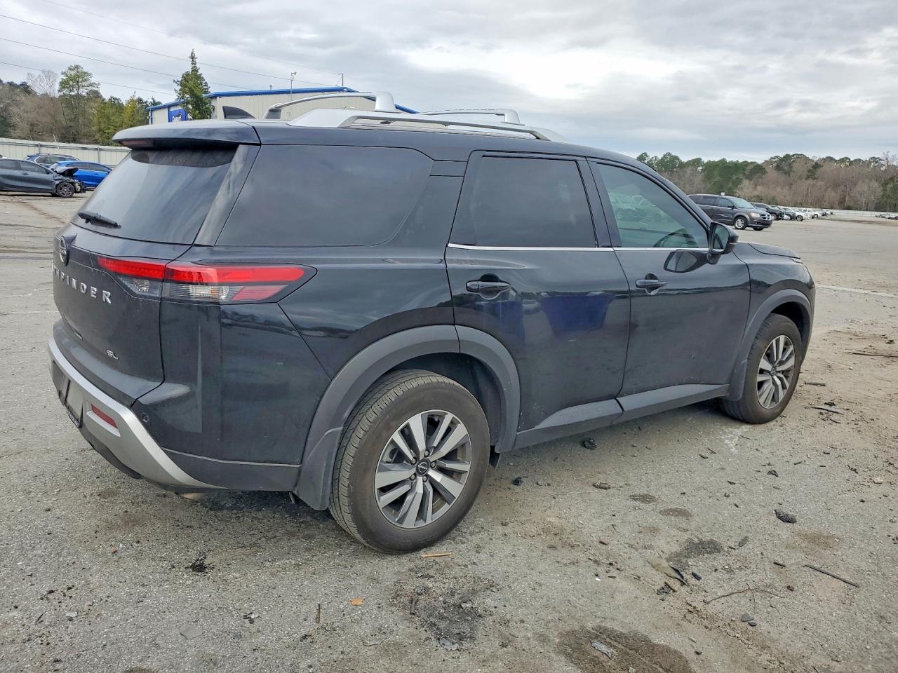 2023 NISSAN PATHFINDER SL photo 5