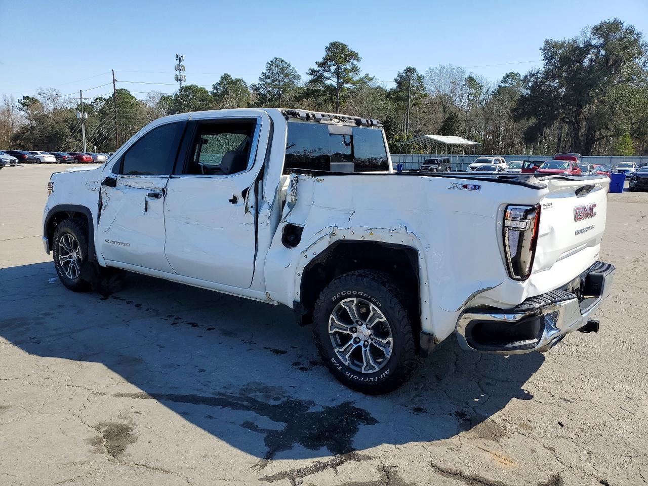 2019 GMC SIERRA K1500 SLE photo 2