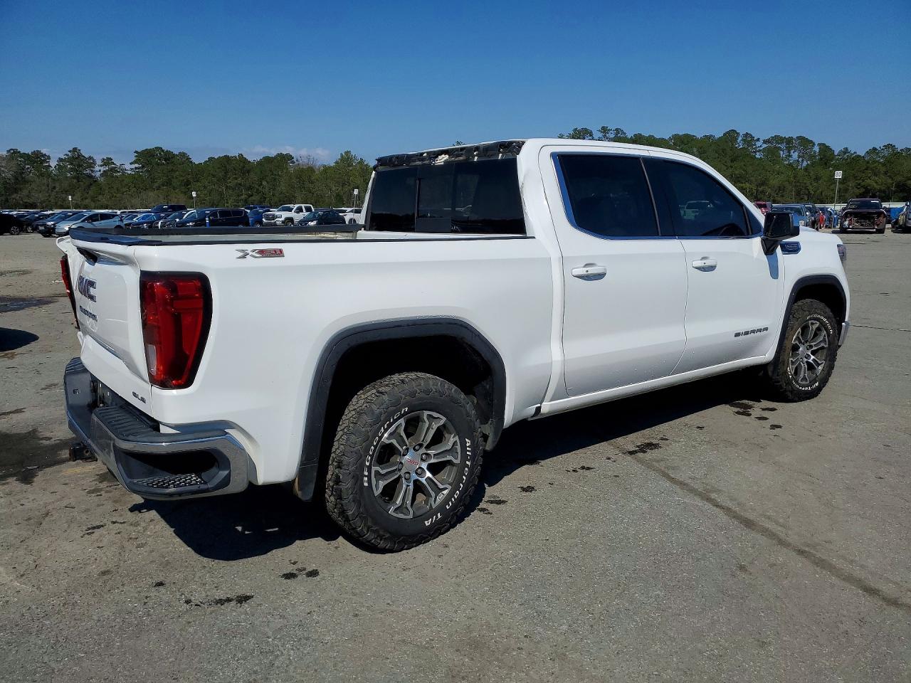 2019 GMC SIERRA K1500 SLE photo 3