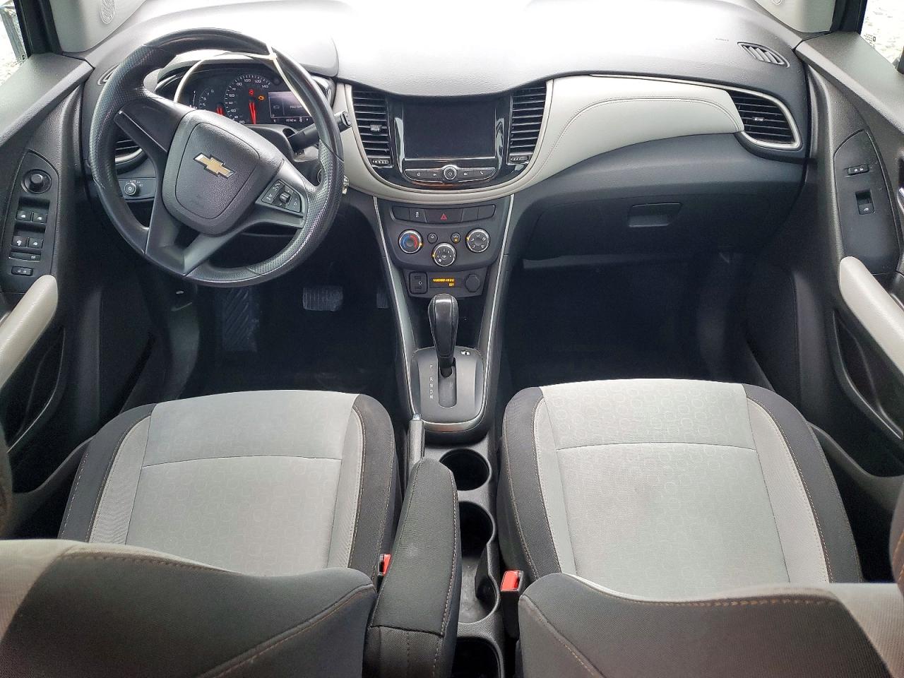 2018 CHEVROLET TRAX LS photo 8