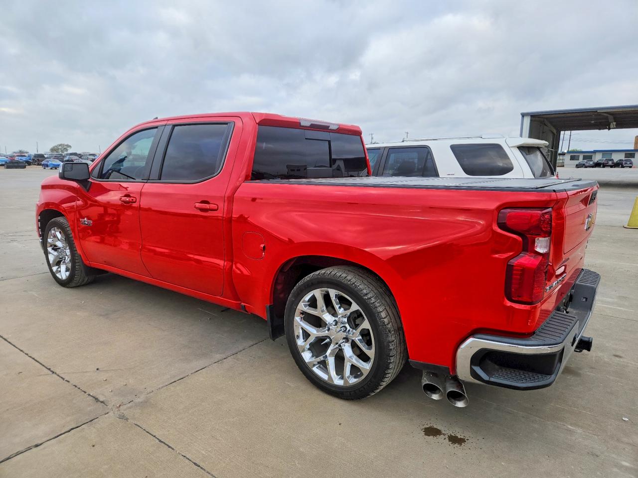 2021 CHEVROLET SILVERADO C1500 LT photo 2