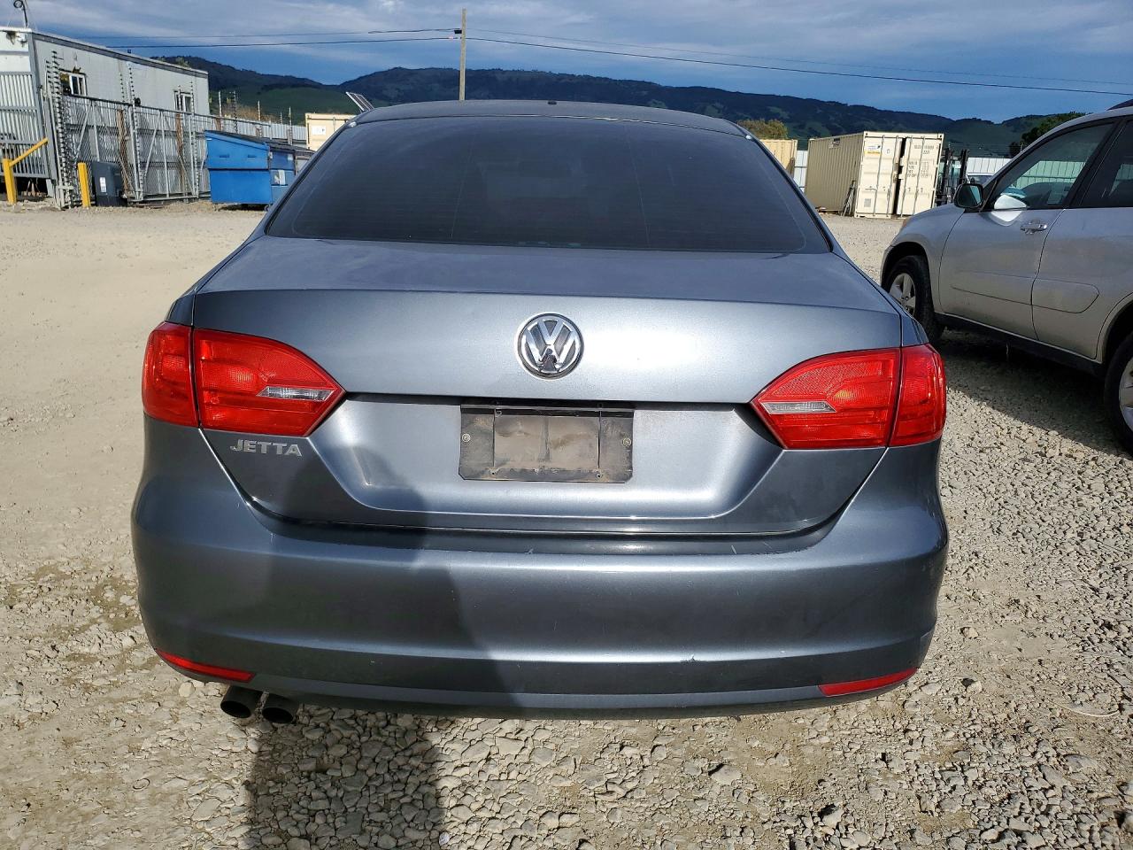 2013 VOLKSWAGEN JETTA BASE photo 6