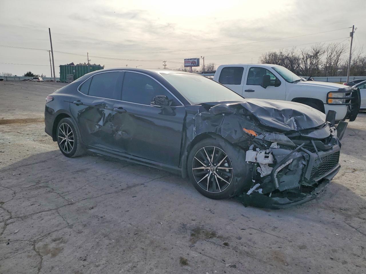 2024 TOYOTA CAMRY SE photo 4