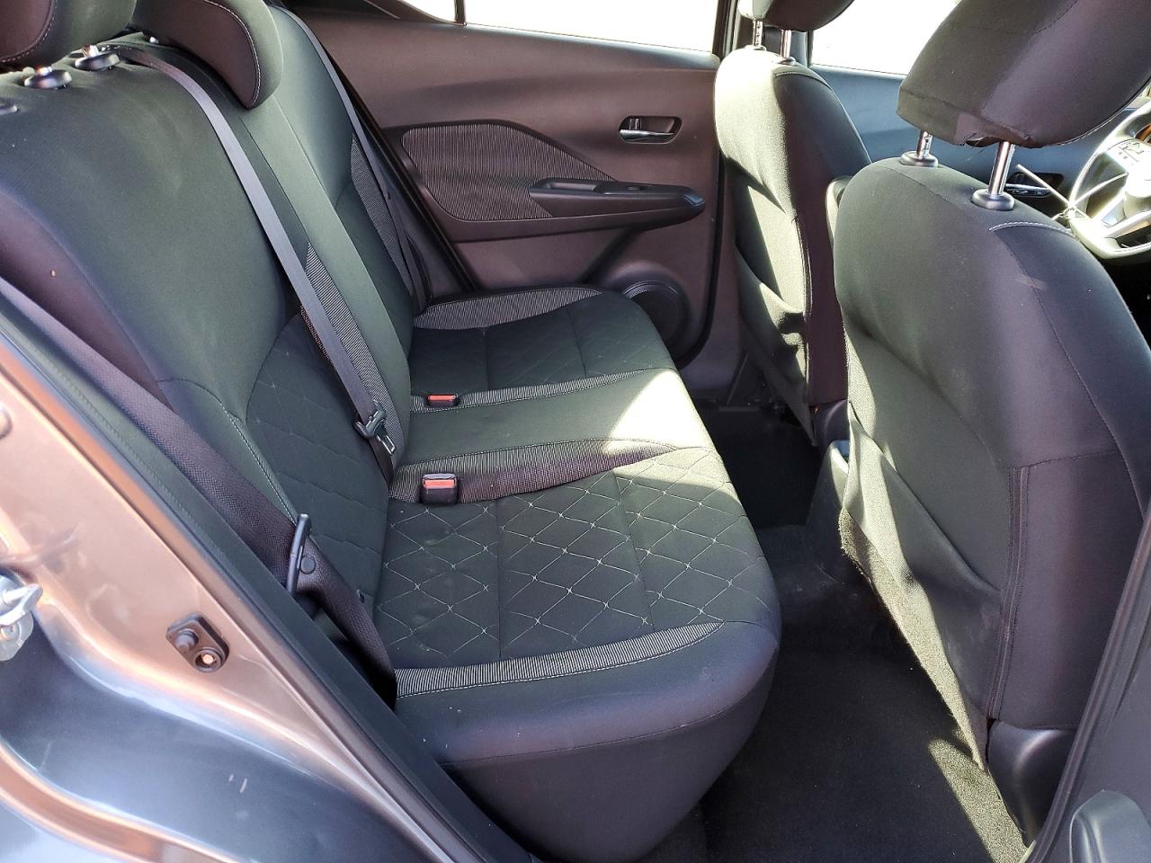 2019 NISSAN KICKS SV photo 19