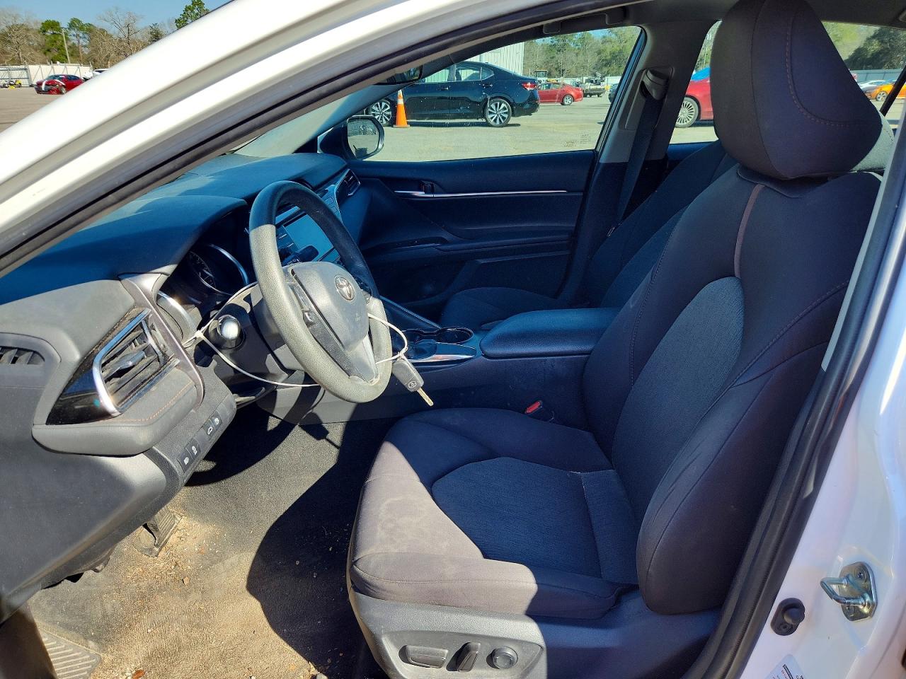 2018 TOYOTA CAMRY LE photo 13