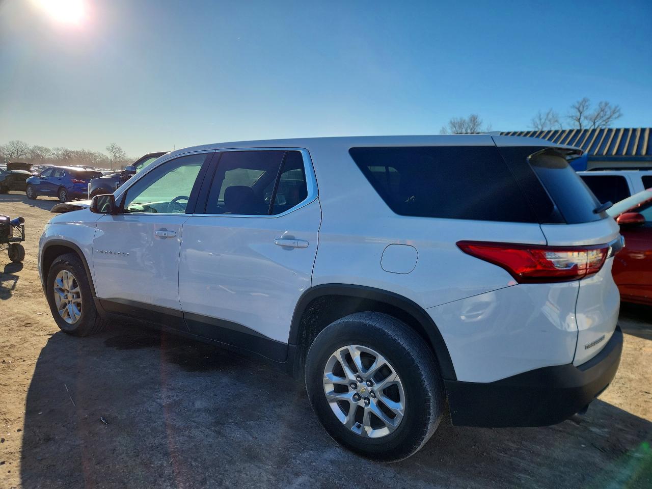2019 CHEVROLET TRAVERSE LS photo 4