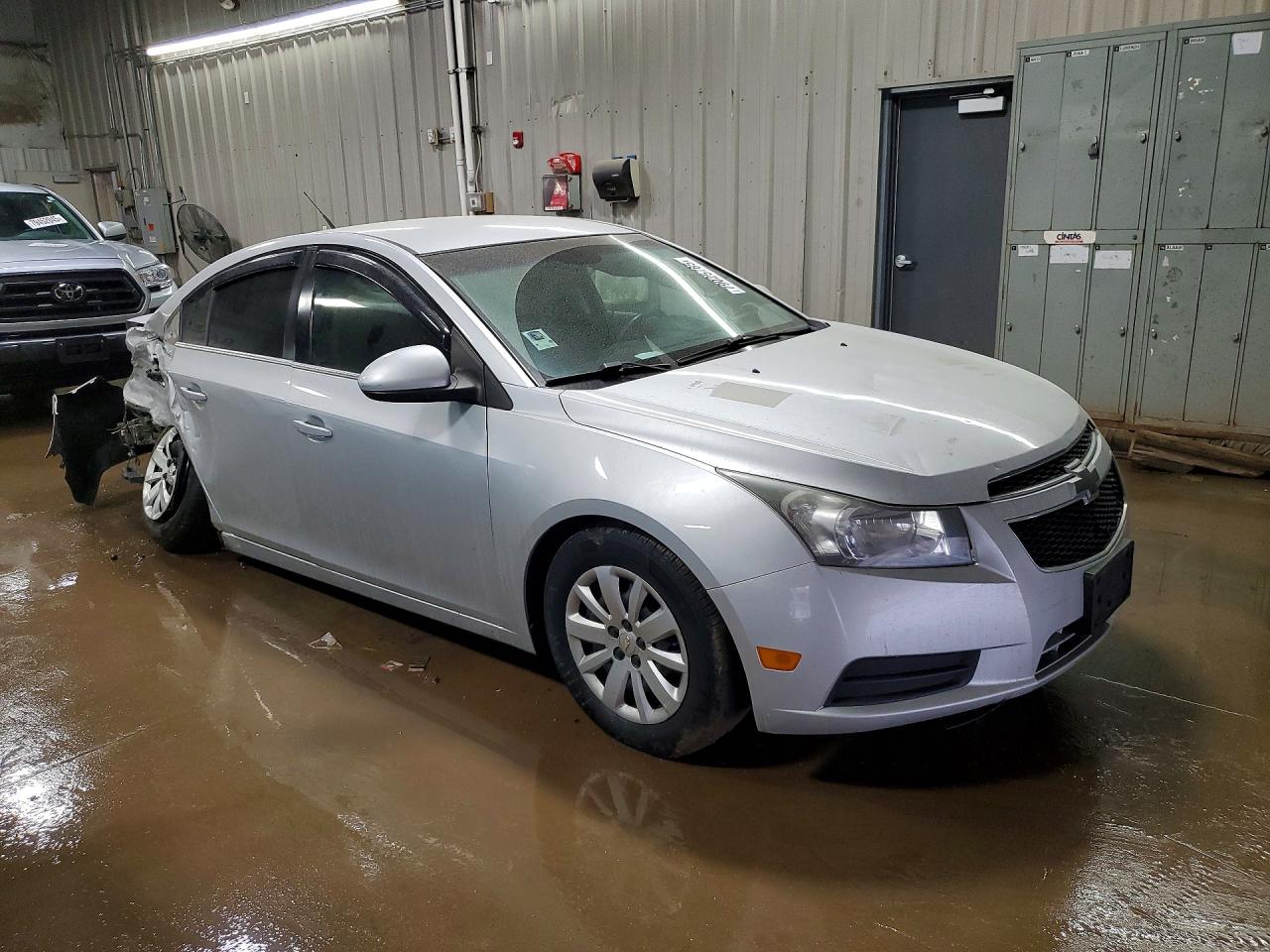 2011 CHEVROLET CRUZE LT photo 4