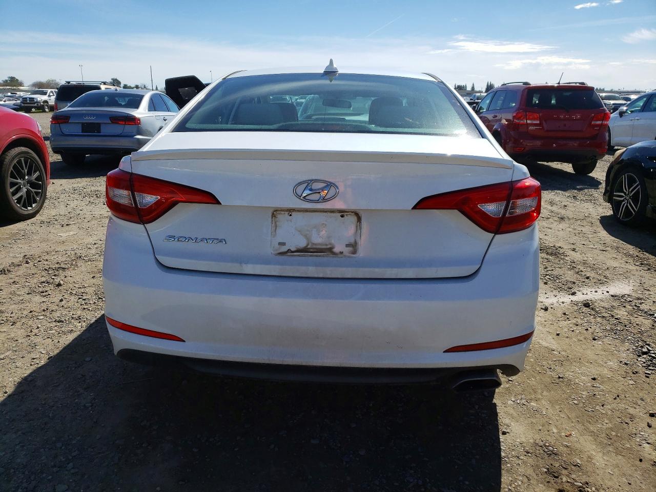 2015 HYUNDAI SONATA SE photo 6