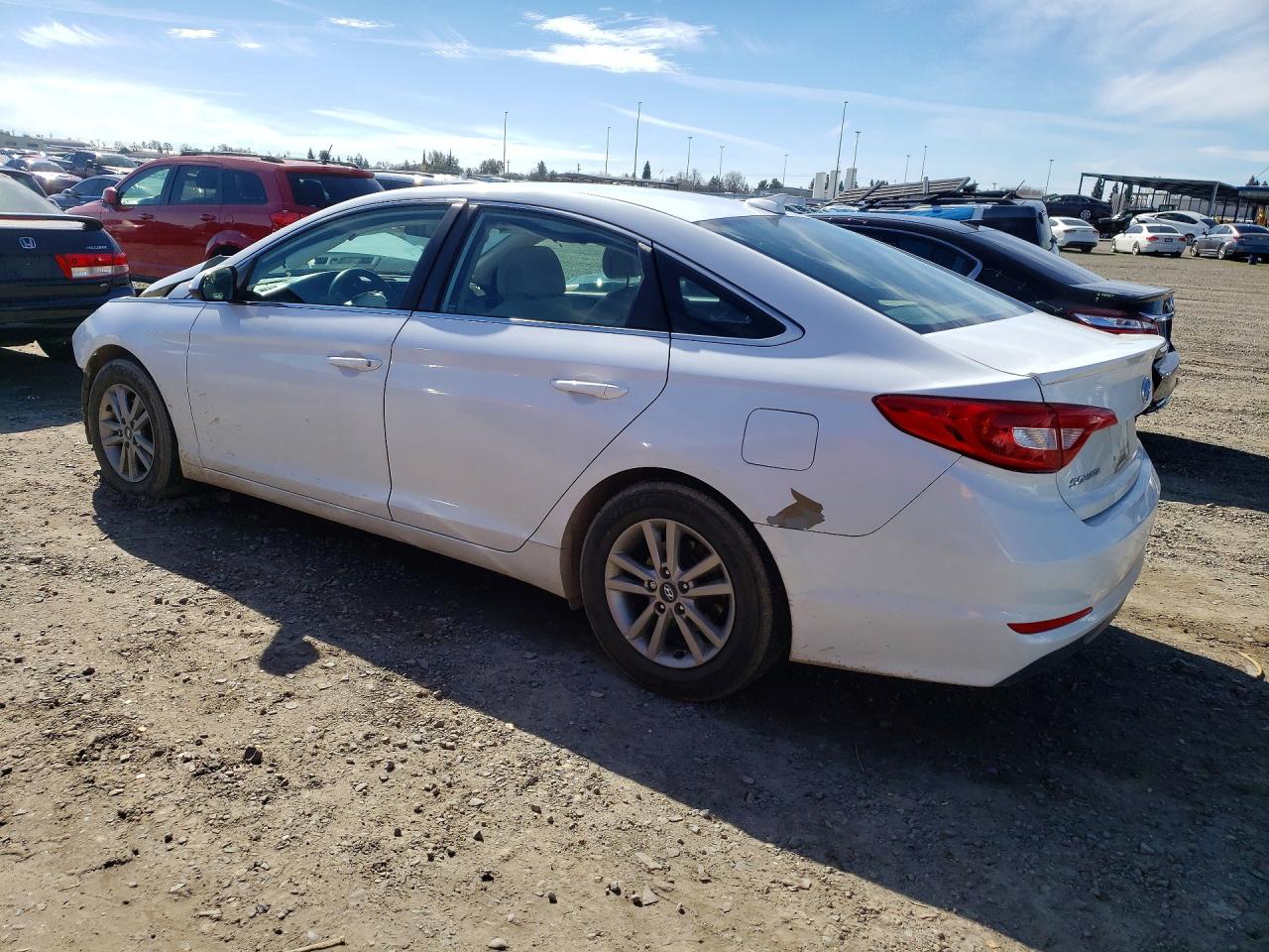 2015 HYUNDAI SONATA SE photo 2