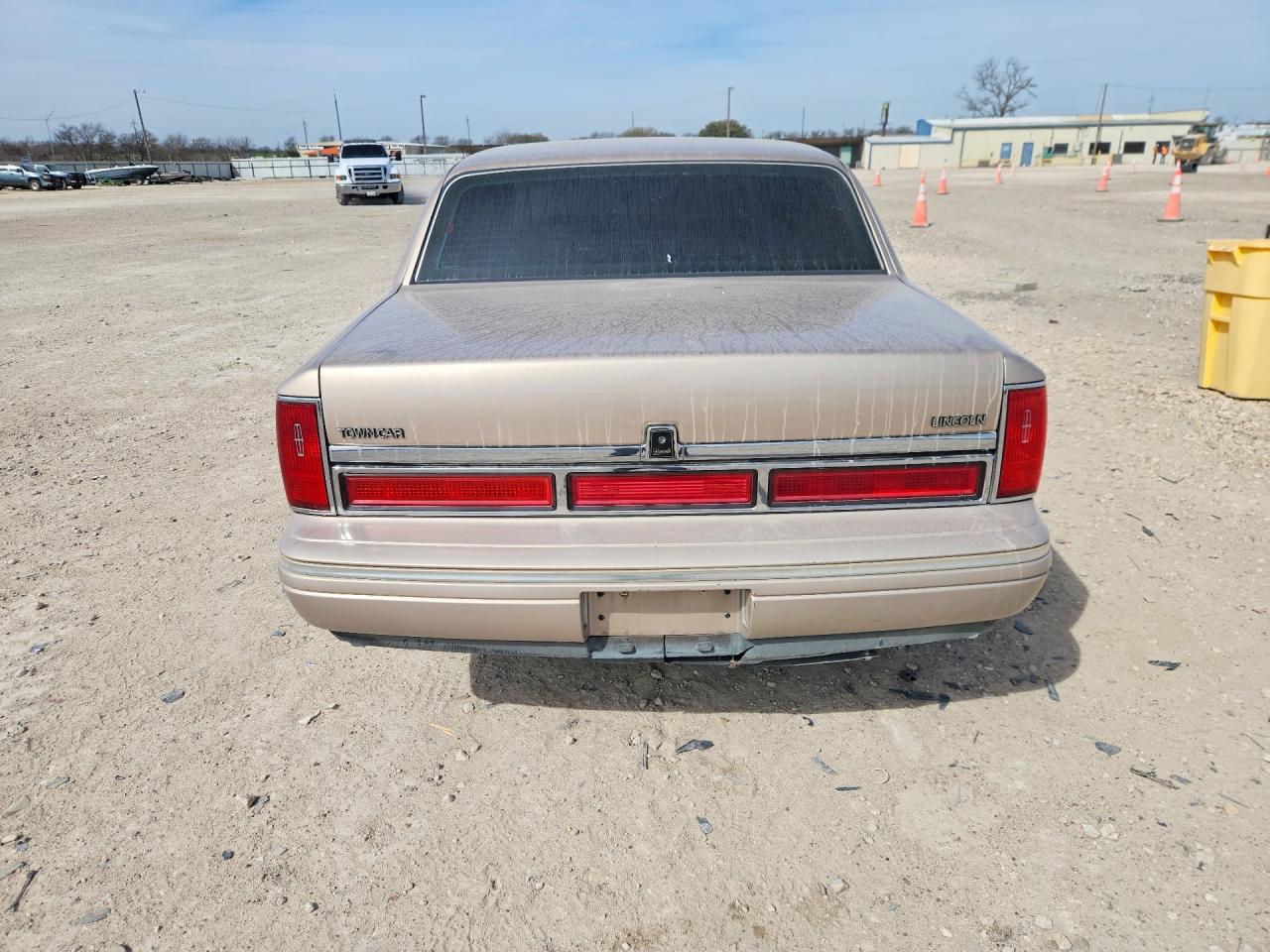 1997 LINCOLN TOWN CAR EXECUTIVE photo 6