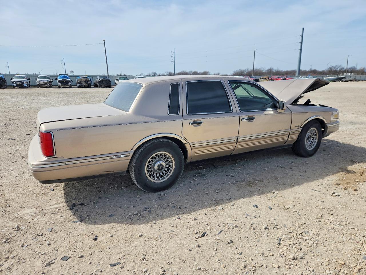 1997 LINCOLN TOWN CAR EXECUTIVE photo 3