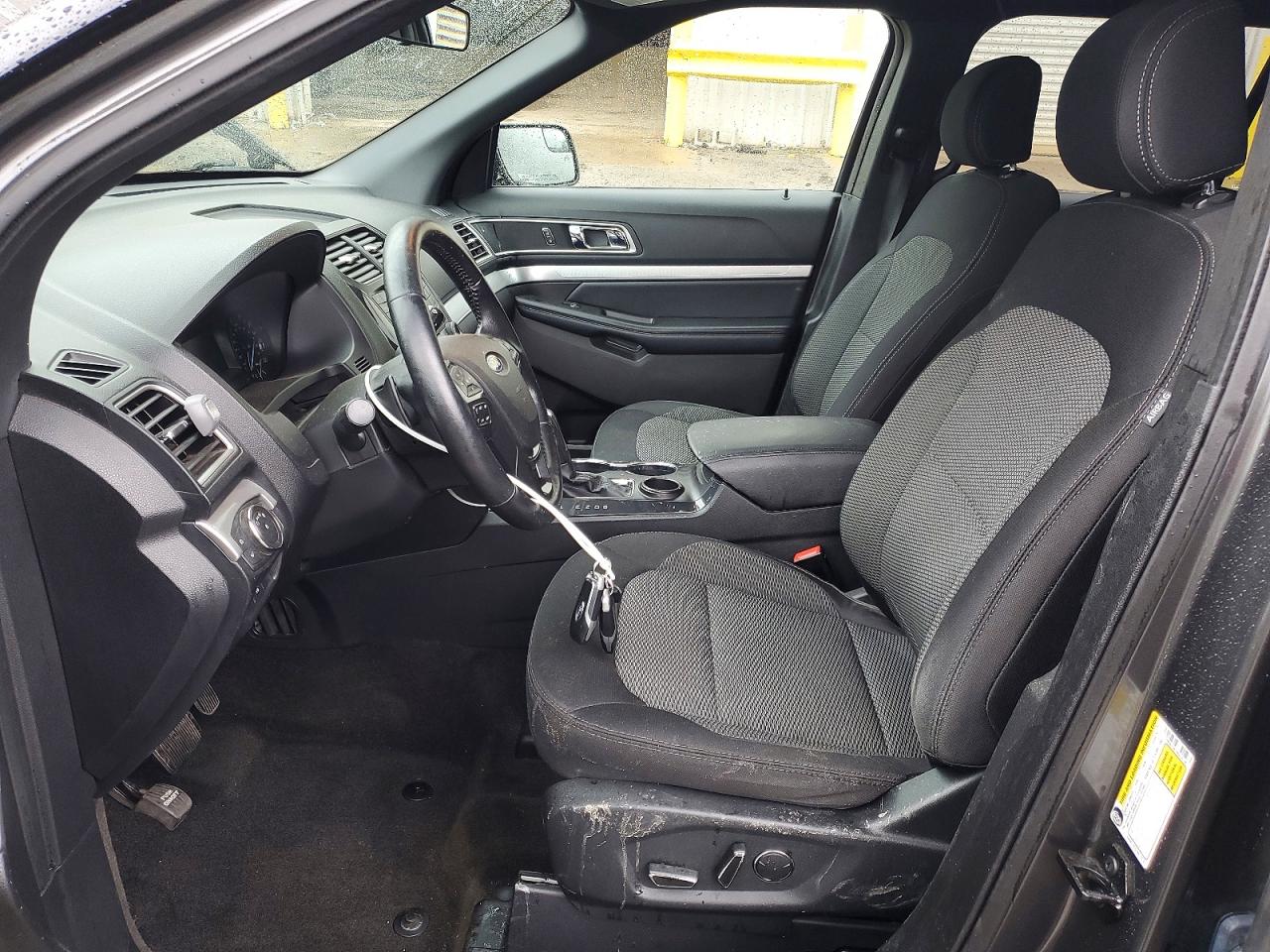 2017 FORD EXPLORER XLT photo 19