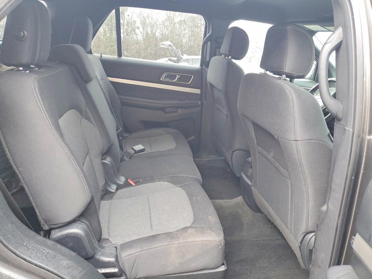 2017 FORD EXPLORER XLT photo 31