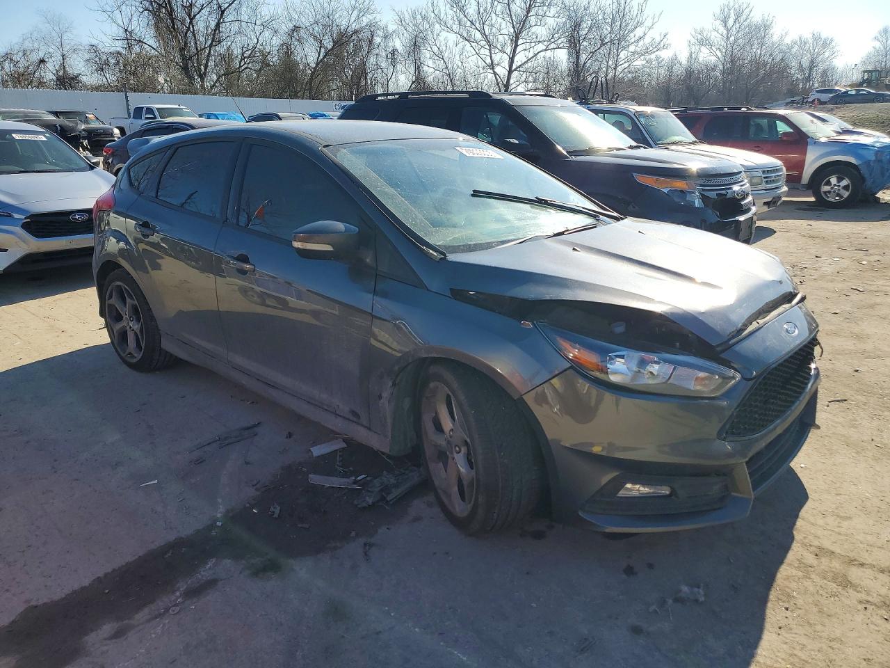 2018 FORD FOCUS ST photo 4